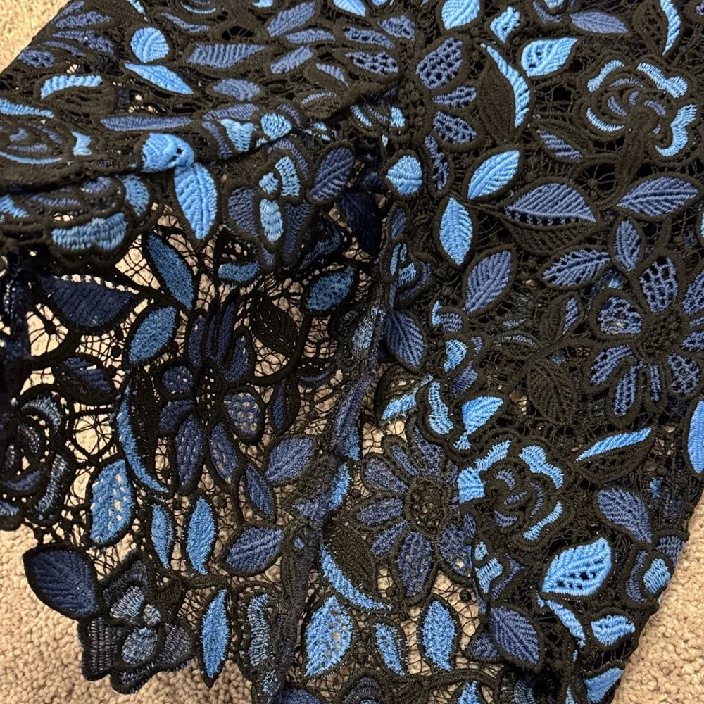 Elliatt Times Strapless Black and Blue Lace Dress - Picture 4 of 7